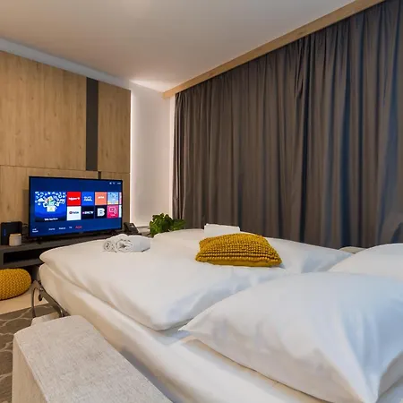 아파트 Azur With Sea View 우마그