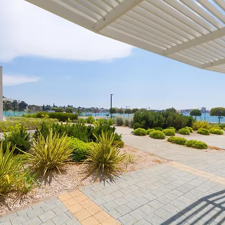 아파트 Azur With Sea View 우마그